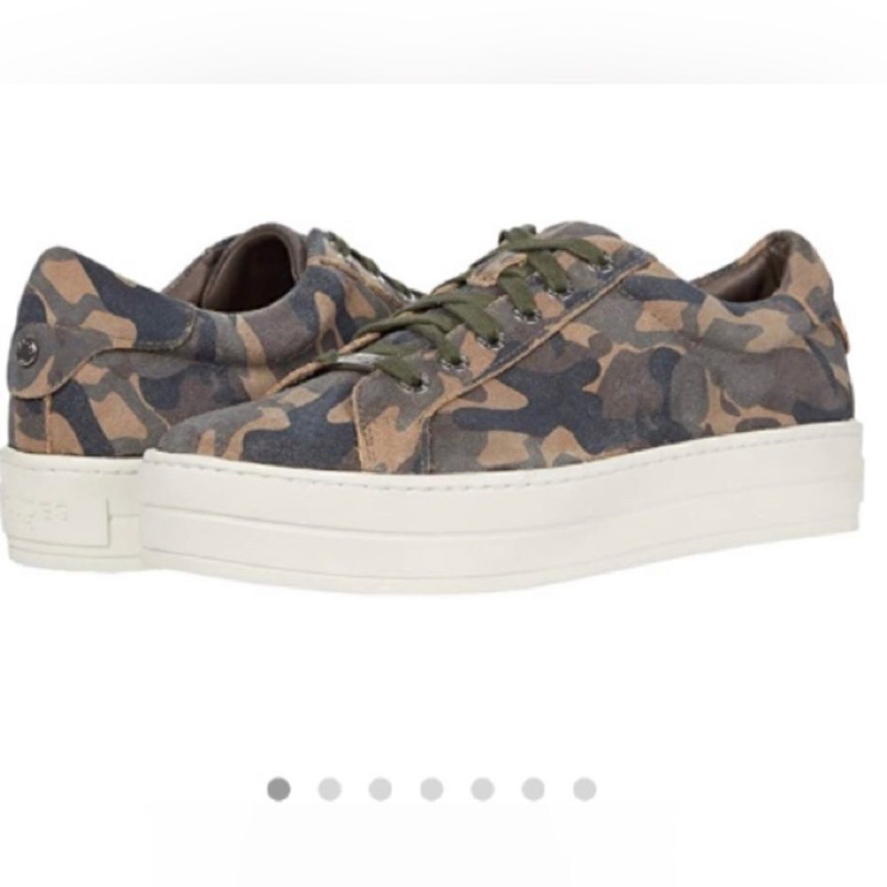 J Slides Hilton Camo Lace Up Platform Sneakers Size 6